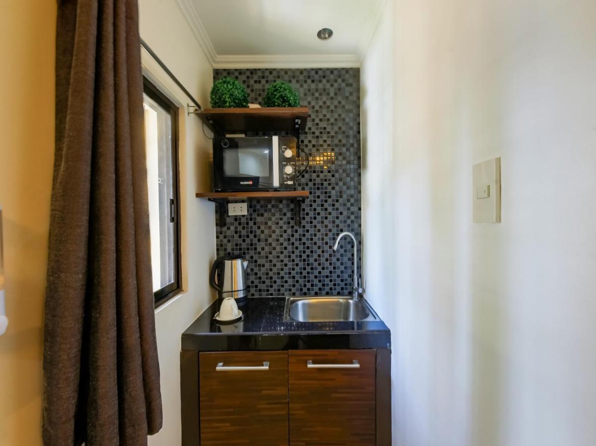 Capital O 860 Nest Nano Suites Makati ماكاتي المظهر الخارجي الصورة