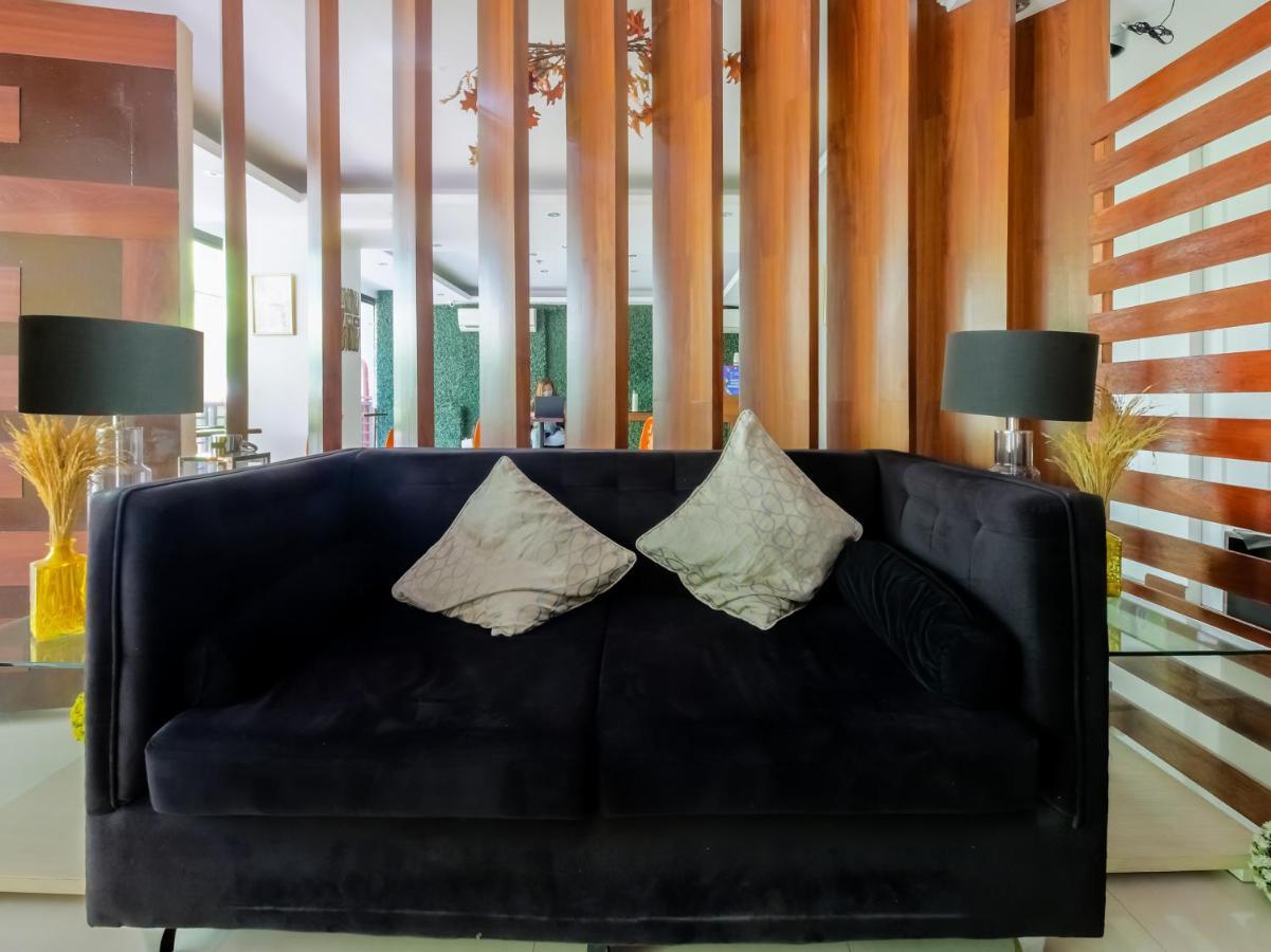 Capital O 860 Nest Nano Suites Makati ماكاتي المظهر الخارجي الصورة